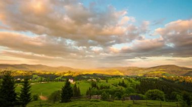 Carpatian dağlarında yaz dönemi atlaması, zaman ayarlı, Nikon D800 kamerasında çekilmiş..