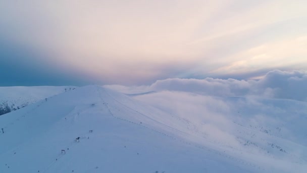 Invierno Volar Sobre Las Montañas Luz Del Sol Noche — Vídeos de Stock