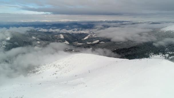 Vista Aerea Nella Nebbiosa Montagna Invernale Ambiente Natura — Video Stock