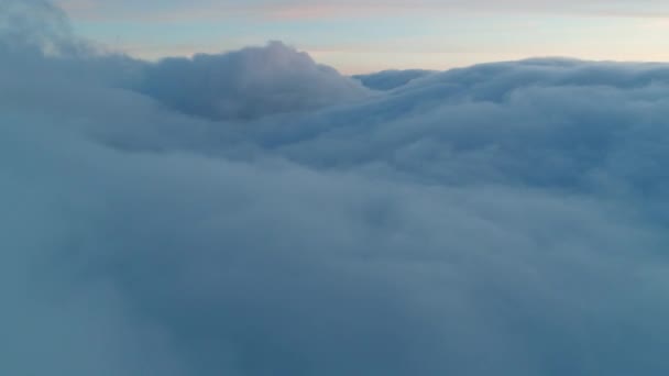 Luftfoto Magiske Blå Cumulus Skyer Afgjort Himlen Ved Solnedgang Vinter – Stock-video