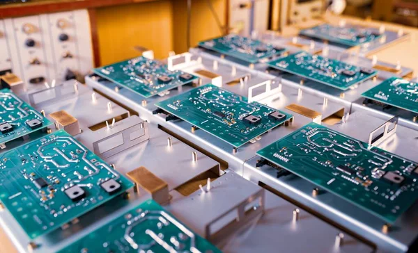 Microcircuitos Componentes Estão Placas Metal Durante Produção Computadores Militares Super — Fotografia de Stock
