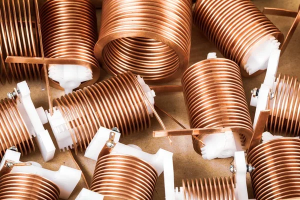 Close Lot Twisted Flat Copper Wires Worn Plastic Corks Anticipation — Stock Photo, Image