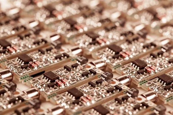 Bir Hoparlör Bilgisayarın Ses Parçaları Üretiminde Küçük Mikro Devreler Yan — Stok fotoğraf