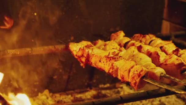 Kebab Tradicional Parrilla Con Pinchos Restaurante Turco Para Cena Cultivo — Vídeos de Stock