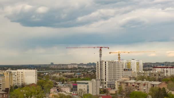 Dzień Dniu Upływa Czas Miejskiego Krajobrazu Żurawie Budowlane Uhd Wideo — Wideo stockowe