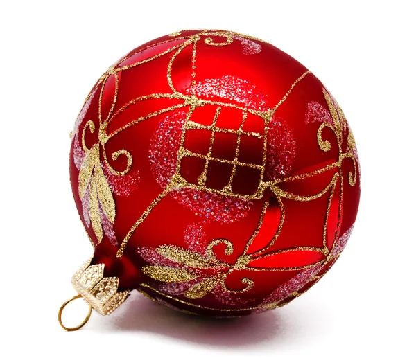 Bola de Navidad roja perfecta aislada —  Fotos de Stock