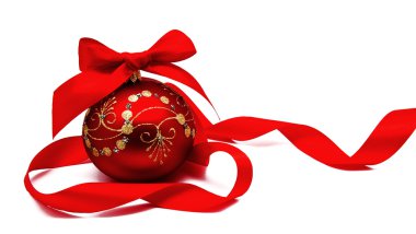 Mükemmel kırmızı Noel top izole kurdele ile 