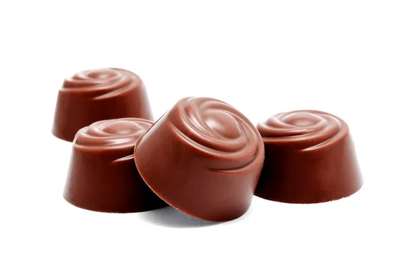 Assortimento di caramelle al cioccolato dolci isolati — Foto Stock