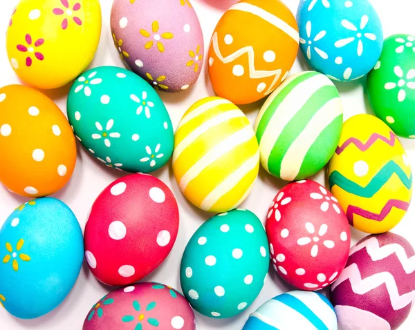 Coloridos huevos de Pascua hechos a mano — Foto de Stock