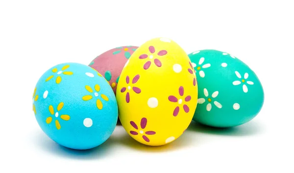 Ovos de Páscoa coloridos feitos à mão perfeitos isolados — Fotografia de Stock