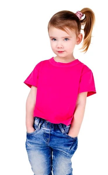 Kot pantolon gülümseyen sevimli küçük kız portresi — Stok fotoğraf