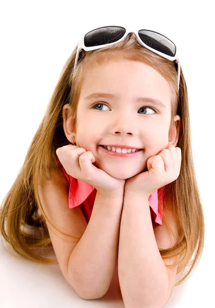 Retrato de sorrindo menina bonito isolado — Fotografia de Stock