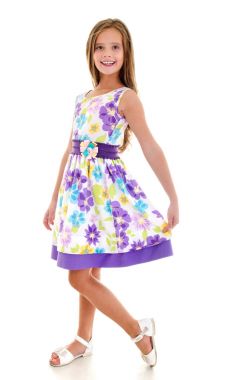 Sevimli gülümseyen küçük kız çocuğu olarak izole Prenses Giydir 