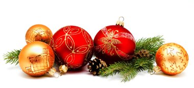 Noel dekorasyon kırmızı altın sarı topları köknar koniler ile ve 