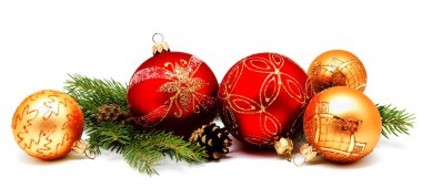Noel dekorasyon kırmızı altın sarı topları köknar koniler ile ve 