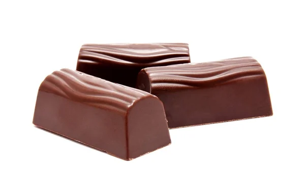 チョコレート菓子のお菓子の詰め合わせは、白で隔離 — ストック写真