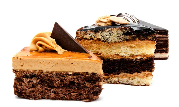 Lezzetli Çikolatalı Kek Fıstık Krema Ile Pasta Beyaz Izole — Stok fotoğraf