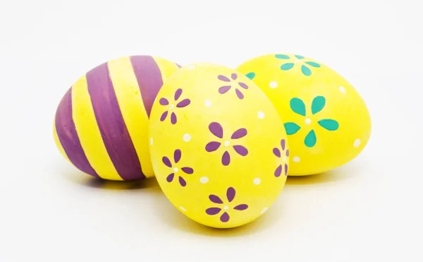 Oeufs de Pâques peints à la main colorés parfaits isolés — Photo