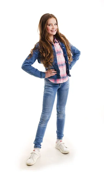 Porträtt Bedårande Leende Liten Flicka Barn Preteen Jeans Isolerad Vit — Stockfoto