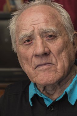 Yaşlı adam closeup portresi