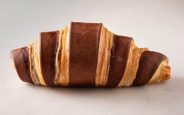 Croissants Tradicional Comida Francesa Fondo Mármol — Foto de Stock