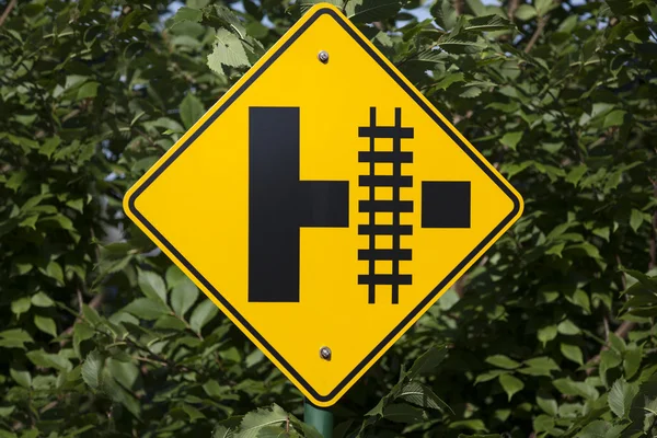 Znak drogowy przejazdu kolejowego — Zdjęcie stockowe
