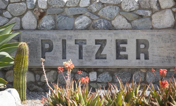 Znak w Pitzer College — Zdjęcie stockowe