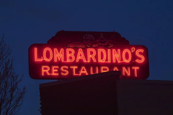 Madison Wisconsin Usa Dezember 2017 Das Schild Vor Lombardinos Italienischem — Stockfoto