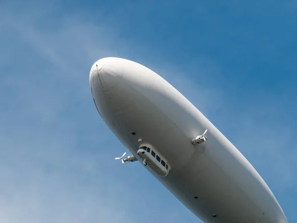 Білий Zeppelin літаків Стокова Картинка