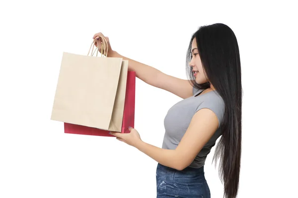 Jong Aziatische Vrouw Holding Boodschappentas Naar Gaan Winkelen Witte Achtergrond — Stockfoto