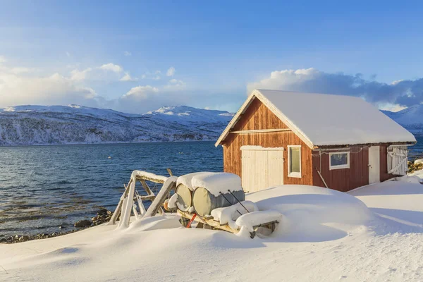 Lakeside adlı yer alan tipik Norveç sıcak ve rahat ev