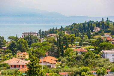 Portese, İtalya, Garda Gölü 'nde güzel bir günbatımında