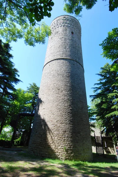 Torre de Roccaverano en Piamonte, Italia — Foto de Stock