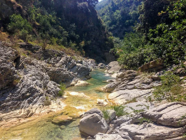 Creek Rio Barbaria in Rocchetta Nervina — Stockfoto