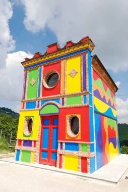 Barolo'nın Şapel, La Morra - Piedmont, İtalya - Nisan 2017