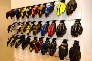 Eldiven motosiklet maruz