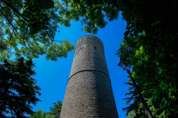 Toren van Roccaverano, Piemonte - Italië — Stockfoto