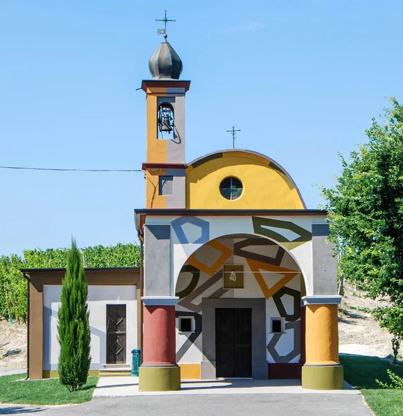 Pequeña Iglesia de Coazzolo, Piamonte - Italia — Foto de Stock