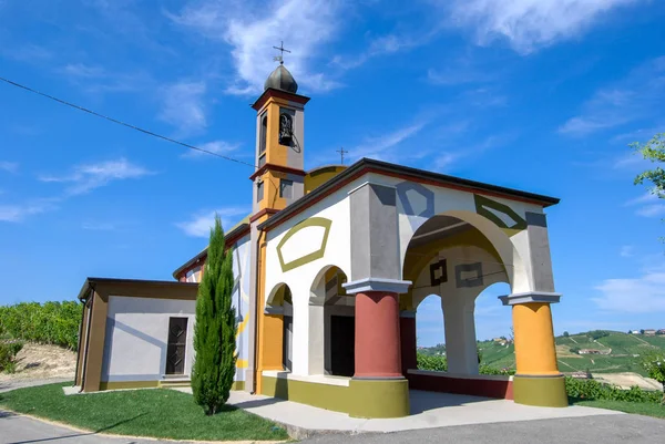 Pequeña Iglesia de Coazzolo, Piamonte - Italia — Foto de Stock