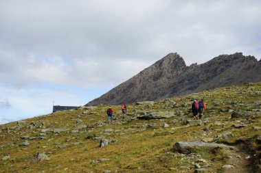 Dağın etrafından Monviso, trekking Piedmont - İtalya