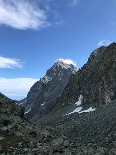 山 Monviso、ピエモンテ州 - イタリア — ストック写真