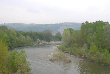 Nehir Tanaro Farigliano yakın