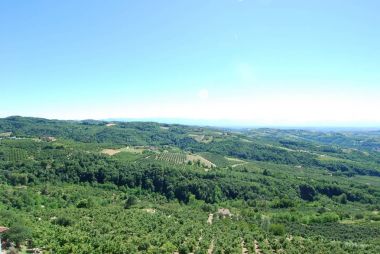 Albaretto Torre çevresindeki tepeler
