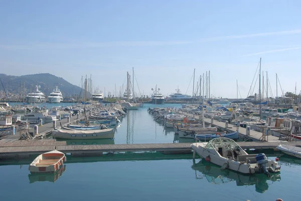 Boten in de haven — Stockfoto