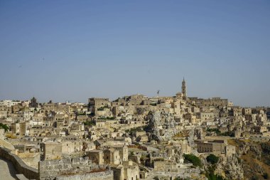 Matera taşlarına bak