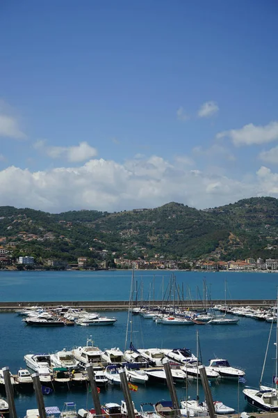 Vista do porto de Sapri — Fotografia de Stock