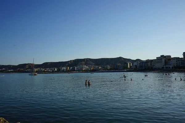 Crotone seafront, Calabria - İtalya dan — Stok fotoğraf