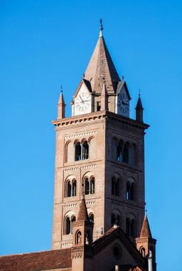Alba, San Lorenzo, katedral Piedmont - İtalya