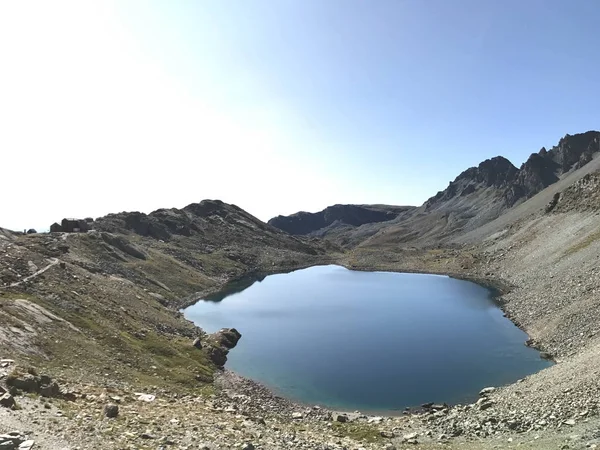 El gran lago de Monviso — Foto de Stock