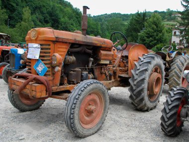 Sergi eski traktör